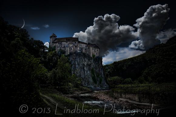 Runkelstein Castle - moonlit